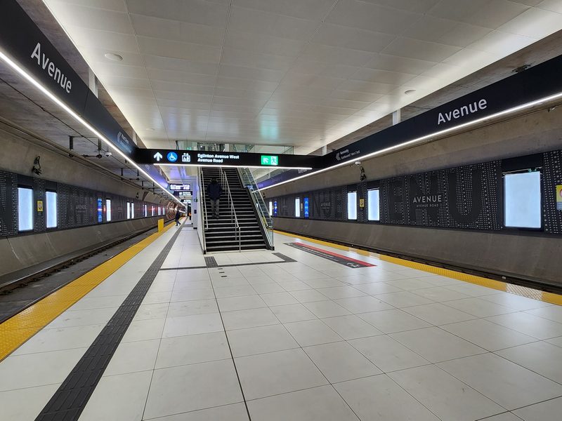 Underground platform at Avenue station on Line 5 Eglinton